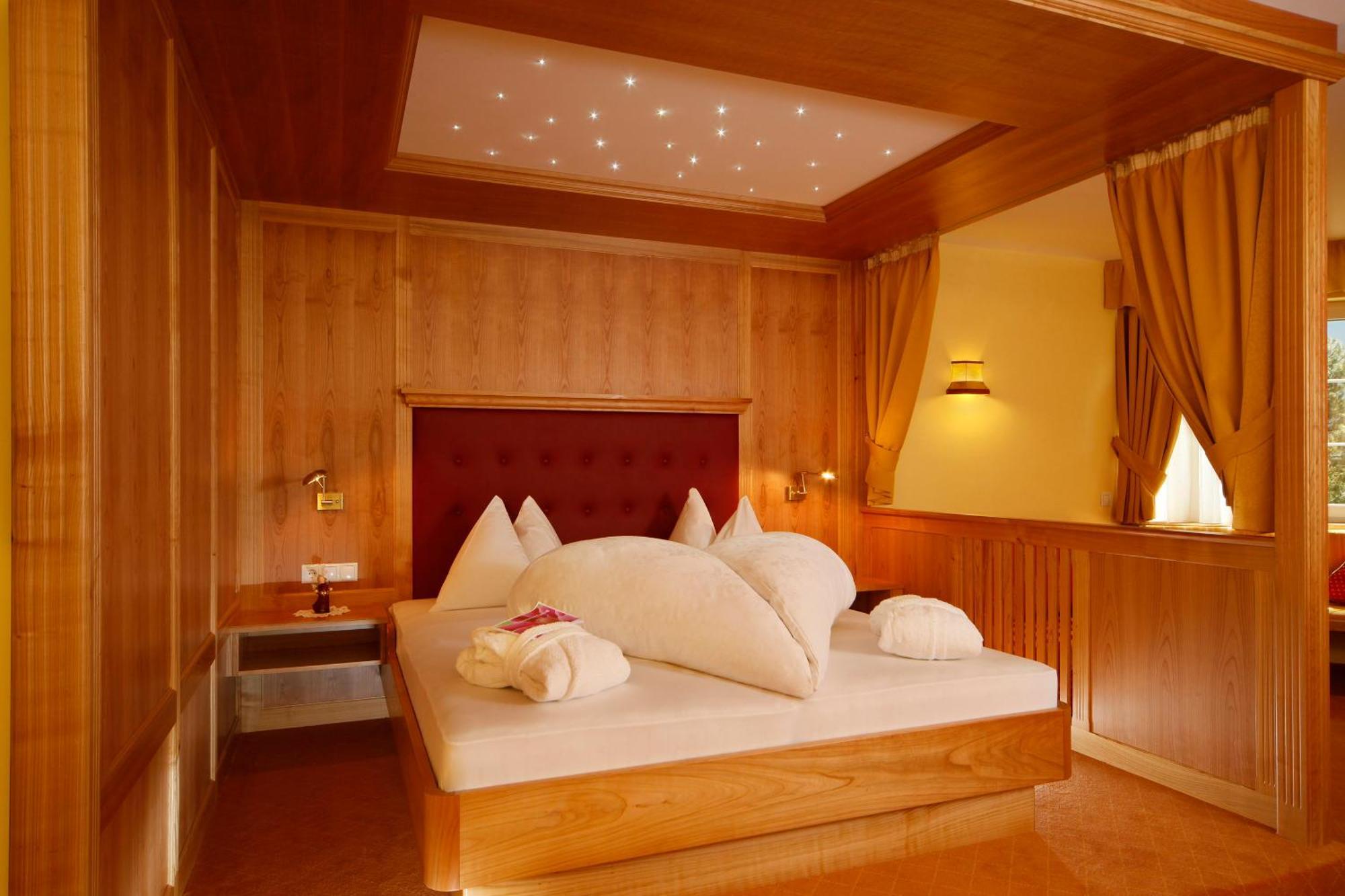 Hotel Nocturnes