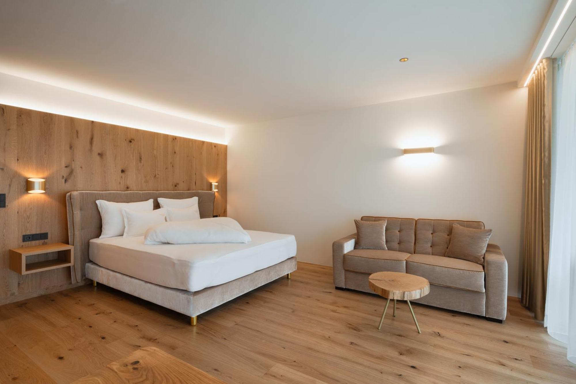 Nocturnes Hotel 4*